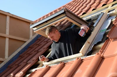 Pose de fenêtres de toit Velux à Douzains